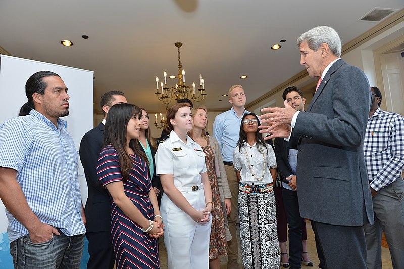 File:Secretary Kerry Chats with Students at Georgetown University (29723342875).jpg