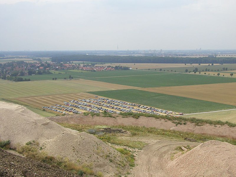 File:Sehnder Bergfest. Blick Richtung Hannover. - panoramio.jpg