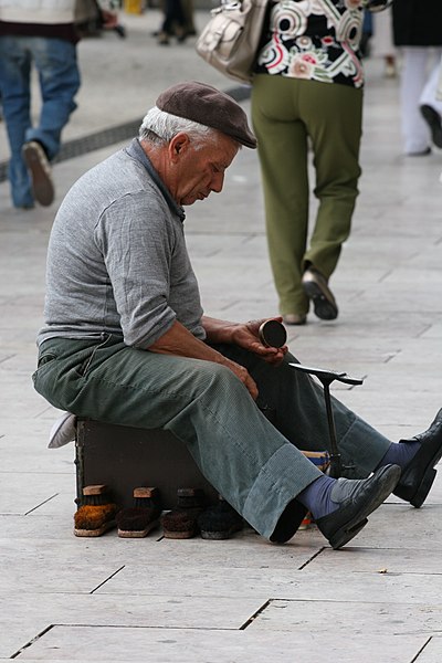 File:Shoe Shine Man (2528510757).jpg