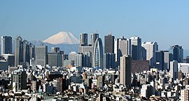 西新宿の超高層ビル群と富士山