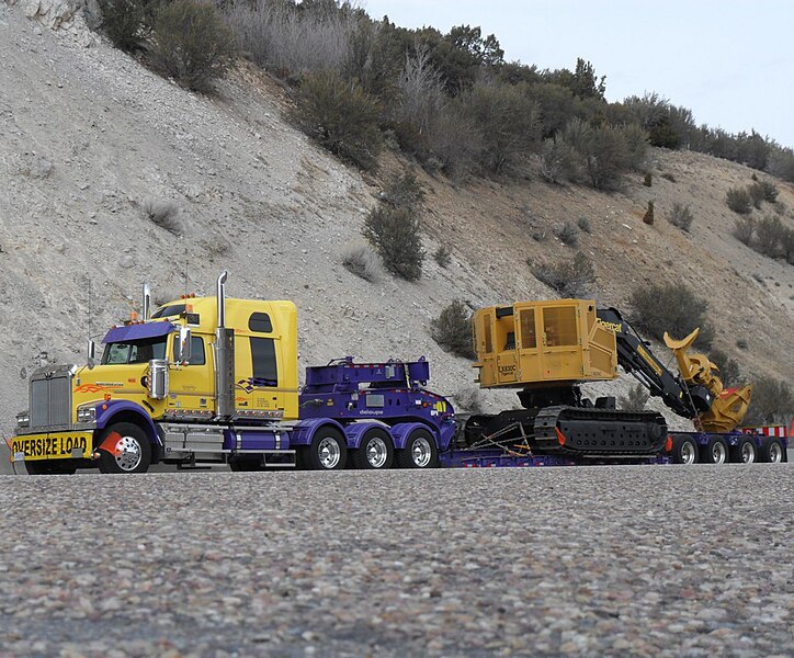 File:Son Creek International Transport Big Load.jpg