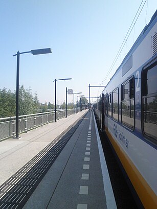 How to get to Station Purmerend Weidevenne with public transit - About the place