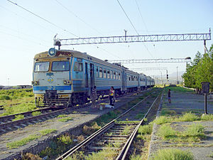 Yerevan-Yeraskh elektrische trein op het eindstation van Yeraskh.