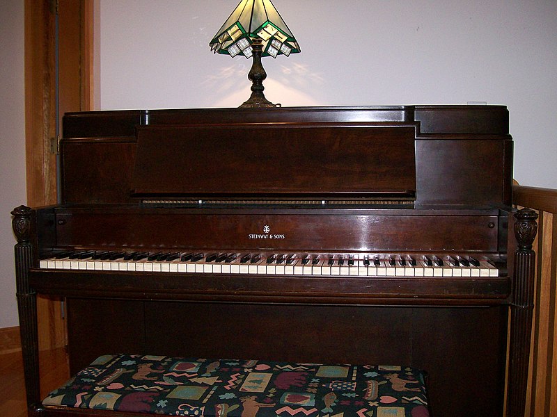 File:Steinway Console Piano (1940s).jpg