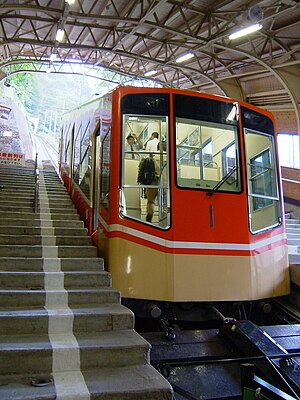 Tateyama cable car 03.jpg