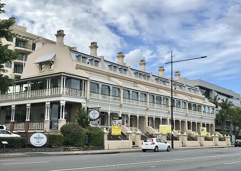 File:Terraced house on Coronation Drive at Milton, Queensland.jpg