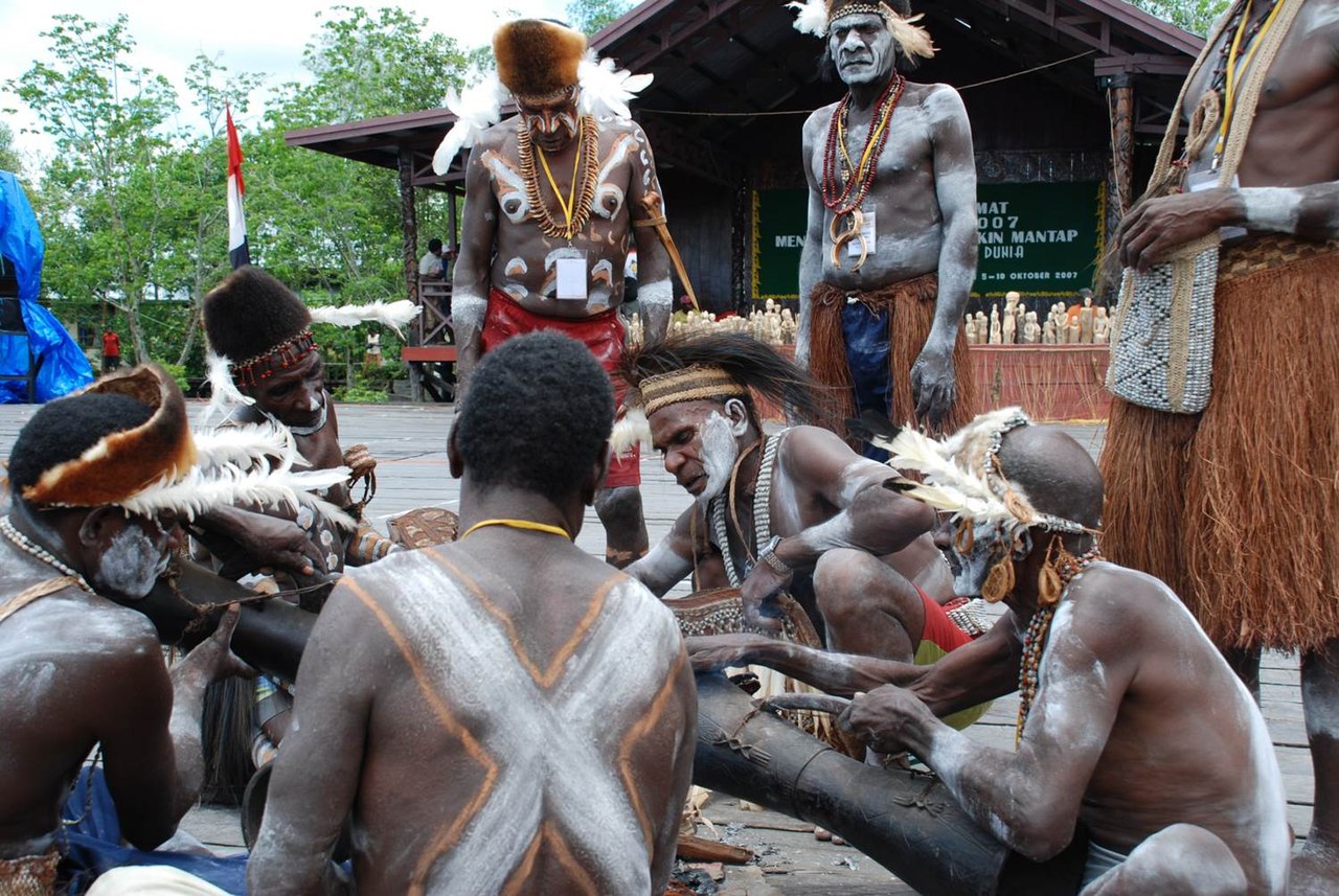 The_Asmat_of_Papua._(18418059636)