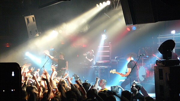 Thursday in 2006. From left to right: Tom Keeley, Geoff Rickly, Andrew Everding, Tim Payne, Tucker Rule and Steve Pedulla.