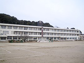 新城市立東郷中学校