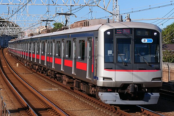 Set 5187 on the Tokyu Meguro Line approaching Tamagawa in 2022