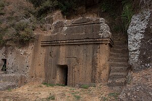 Tomba a dado necropoli della casetta blera.jpg