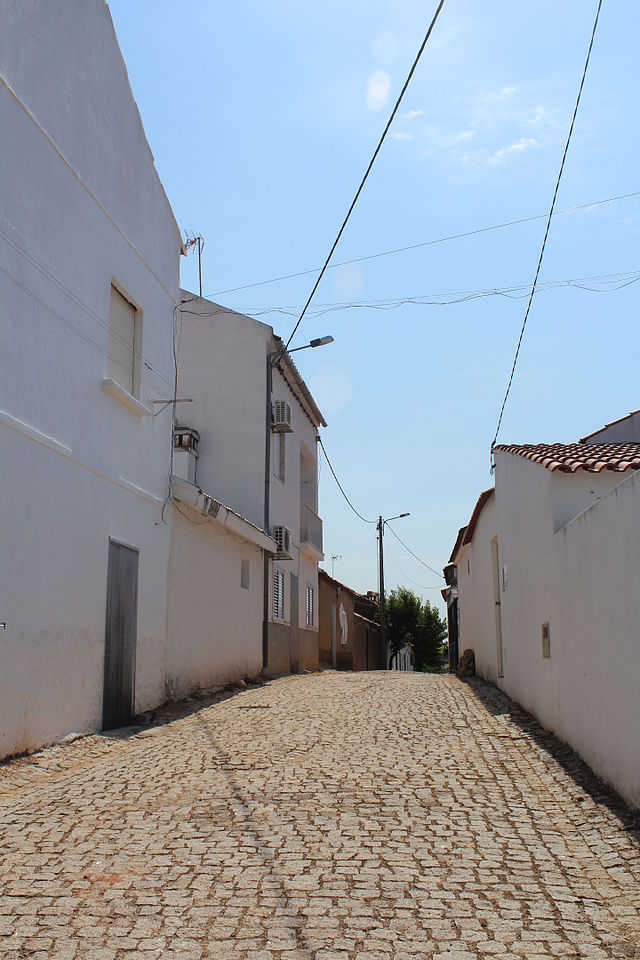 Rua em Toulões