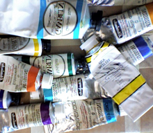 Tubes of paint, artist's paint PNG.png