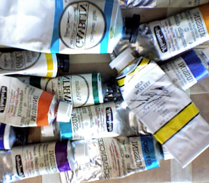 Tubes of various colors. Tubes of paint, artist's paint PNG.png