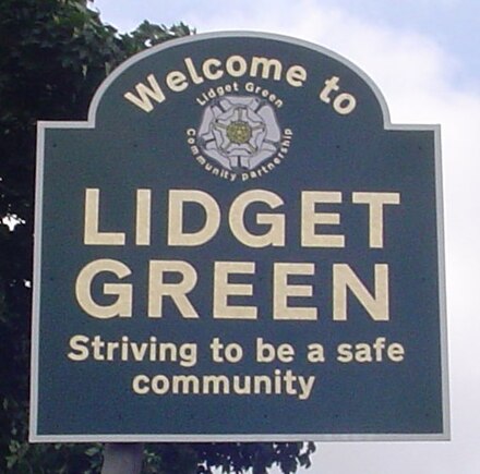 Signpost in Lidget Green