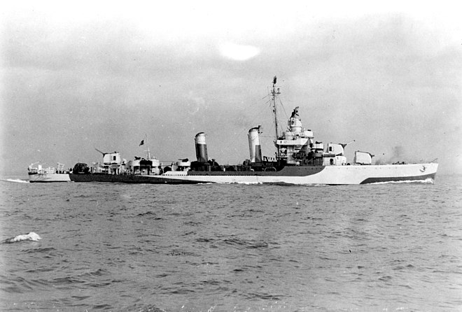 USS Hambleton as converted minesweeper in 1944 with crane at stern, click to enlarge