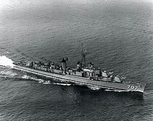 USS Soley (DD-707) underway on 19 November 1961 (NH 97647).jpeg