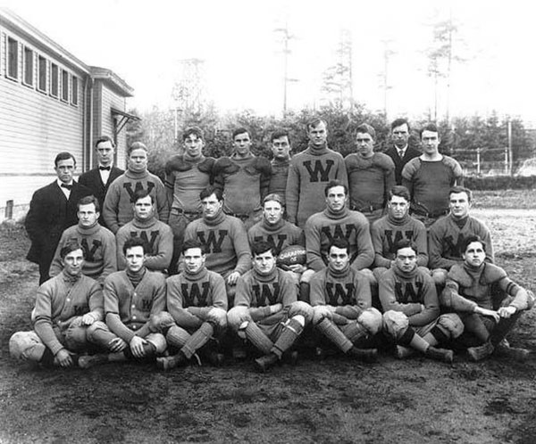 Photo of the undefeated 1908 University of Washington football team