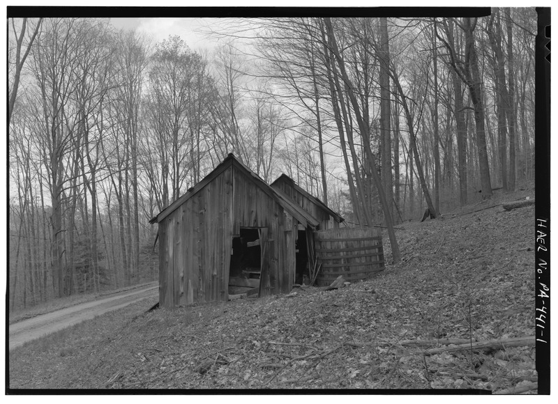 File:VIEW NORTH, SOUTH ELEVATION AND COOLING TANK. - Geer-Tiona Lot 202 Lease, Tiona Field, Tiona, Warren County, PA HAER PA,62-TIO.V,1-1.tif