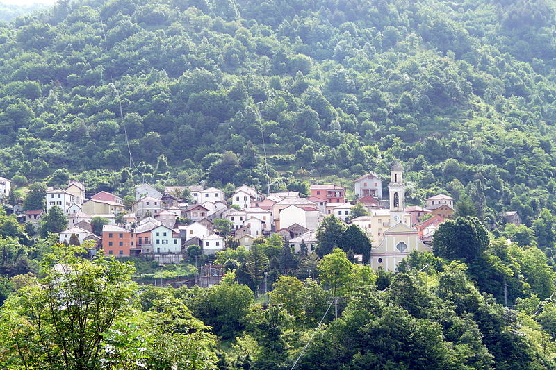 File:Vallenzona (Vobbia)-panorama.jpg