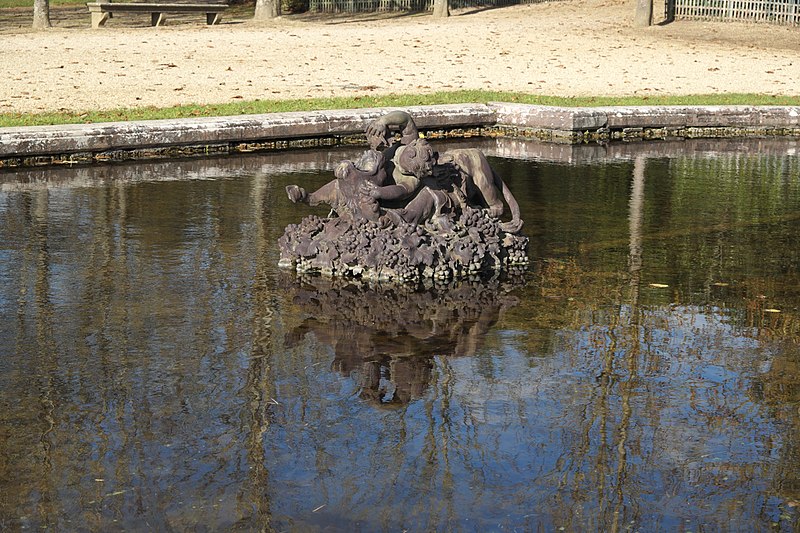 File:Versailles Grand Trianon Jardins 351.jpg