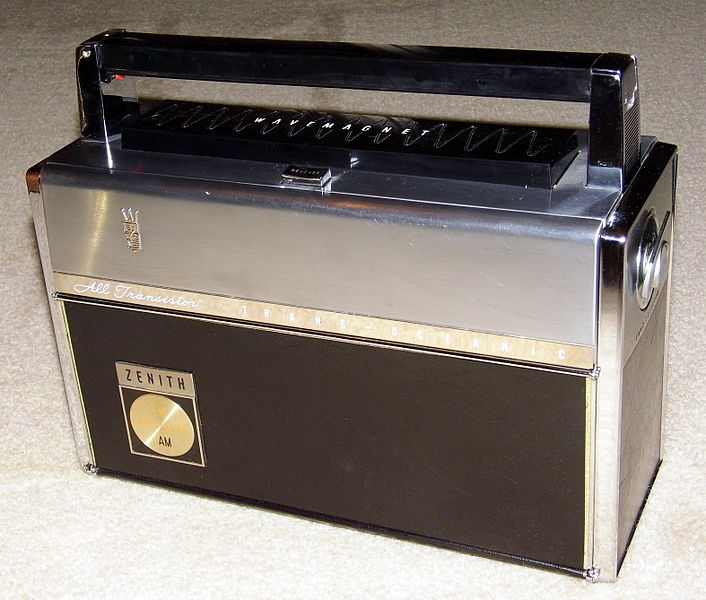 File:Vintage Zenith Trans-Oceanic Royal 3000-1 Multi-Band Radio (Broadcast, Long Wave, Short Wave plus FM), Chassis 12KT40Z3, Made In USA, Circa 1964 (14543774364).jpg