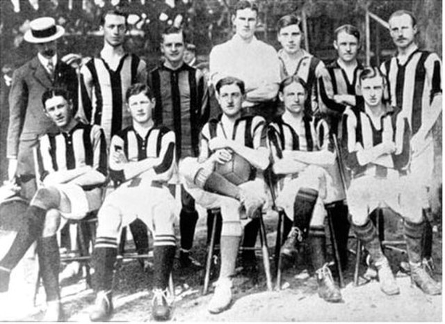 Vitesse's first squad in 1913.
