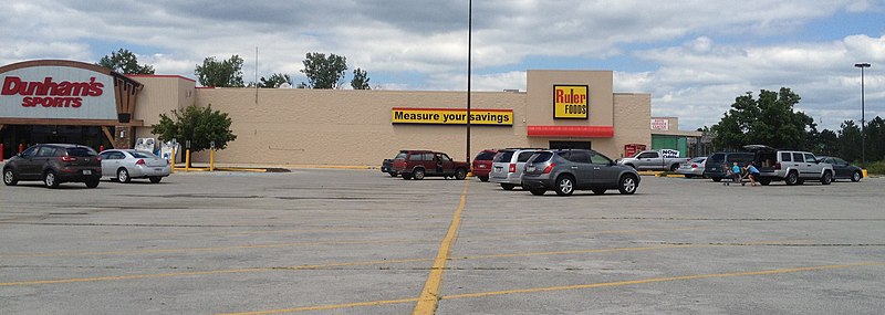 File:Wal-Mart Celina, OH (9620279794).jpg