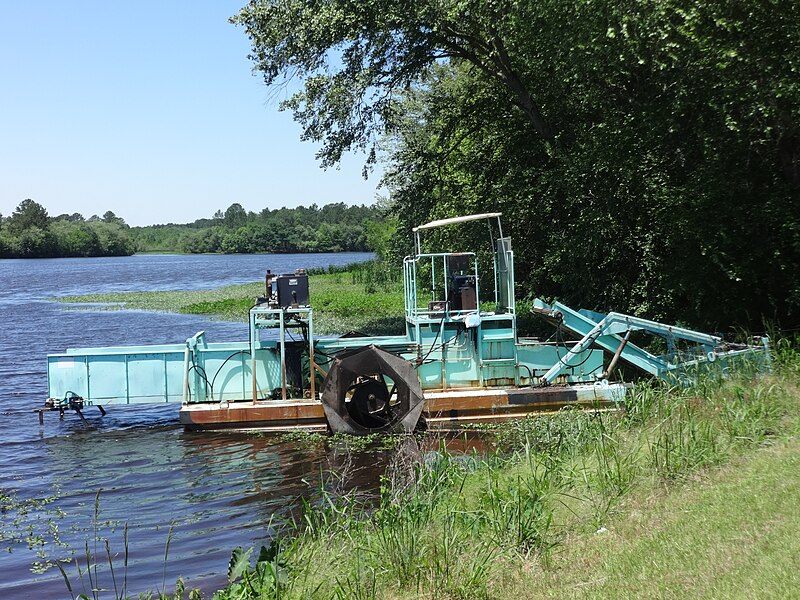 File:Water Hyacinth harvester vehicle in Reed Bingahm lake.JPG