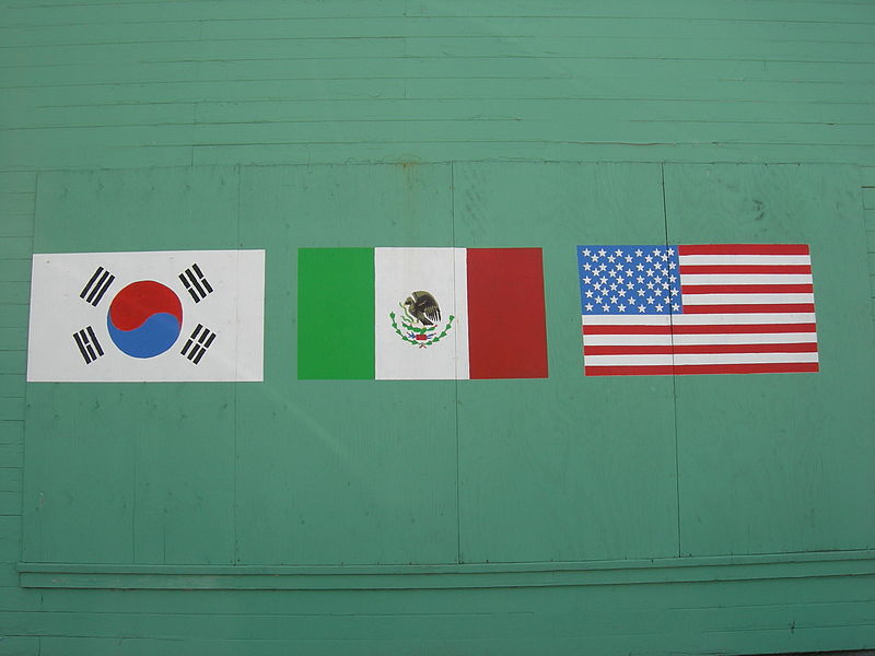 File:White Center 3 flags.jpg