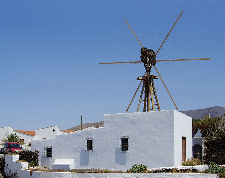 File:Windmill Puerto de las Nieves 2010 a.jpg