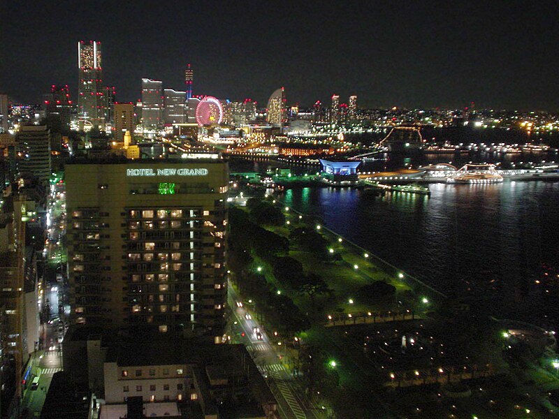 File:Yamashita koen at night 051231.jpg