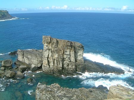 Yonaguni-Gunkan-iwa.jpg