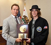 Zac Sunderland and Arnold Schwarzenegger.jpg