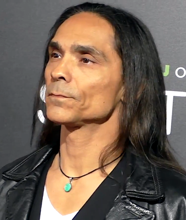 Photo Zahn McClarnon via Wikidata