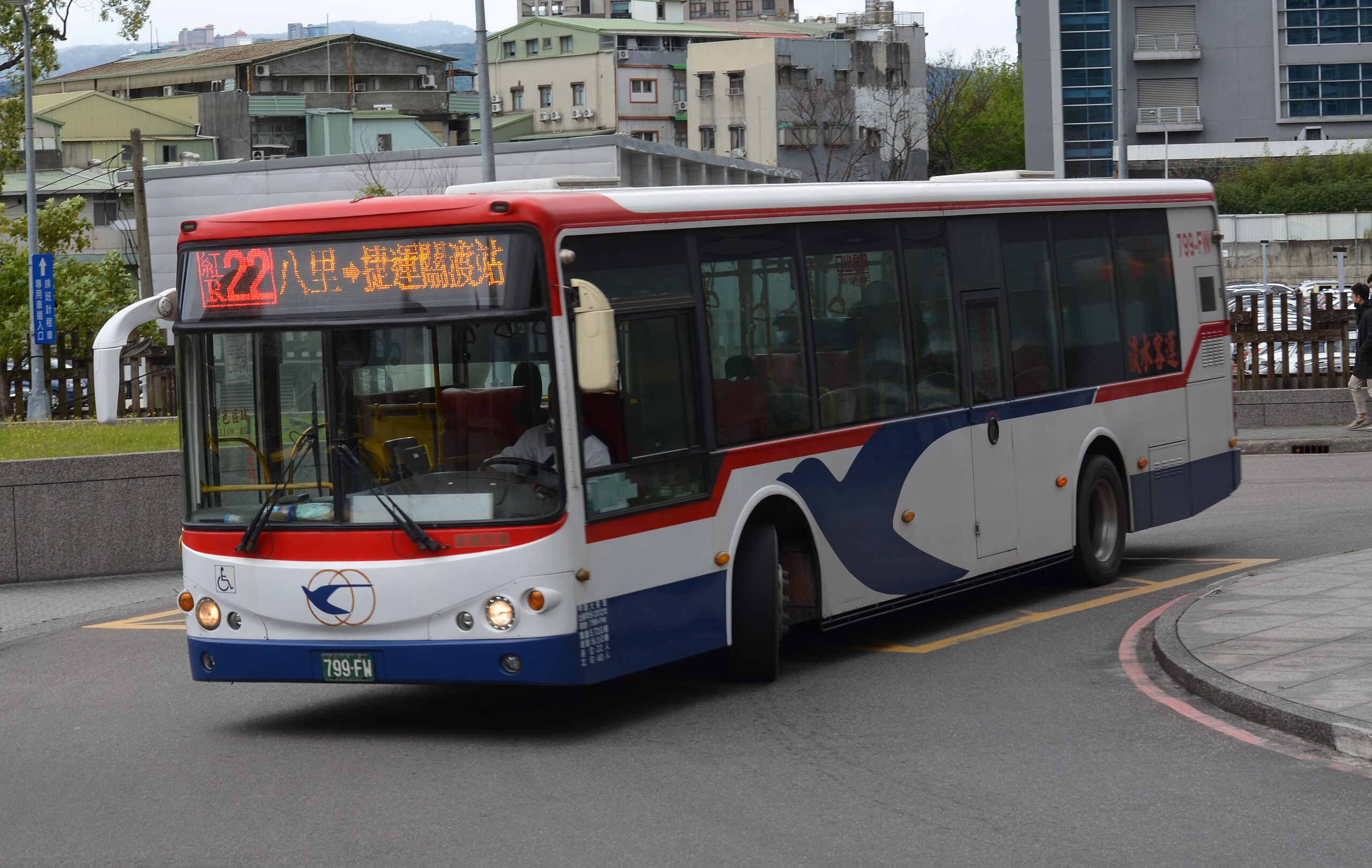 File:淡水客運799-FW 紅22.jpg - 维基百科，自由的百科全书