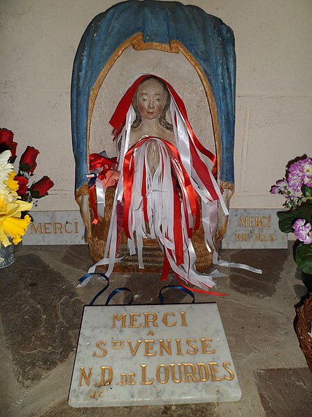 File:Église Notre-Dame de La Bloutière - Statue de Sainte Venice.JPG