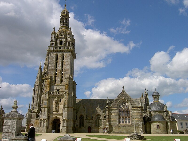 File:Église Saint-Germain de Pleyben 2015 08 17.JPG