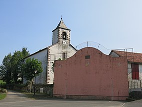 Église et fronton d'Esnazu.jpg