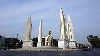 อนุสาวรีย์ประชาธิปไตย_Democracy_Monument.jpg