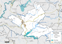 Carte en couleur présentant le réseau hydrographique de la commune