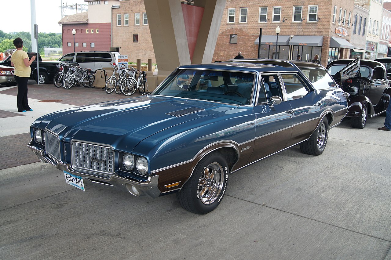 Image of 1972 Oldsmobile Vista Cruiser (19844083801)