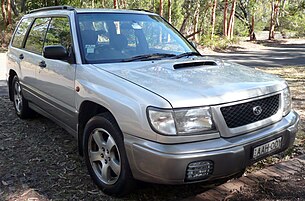 1998-1999 Subaru Forester (SF5 MY99) GT wagon (2009-01-31) 02.jpg