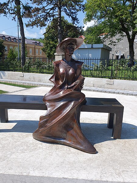 File:2023 Xenia of Montenegro statue in Cetinje.jpg