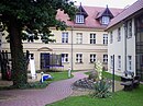 Altes städtisches Krankenhaus mit Waschhaus, Garten und Hofbereich