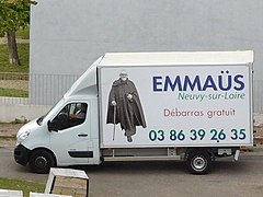 Camionnette Emmaüs de Neuvy-sur-Loire