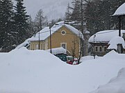 L'unique école d'Abriès, située à la sortie ouest de la commune.