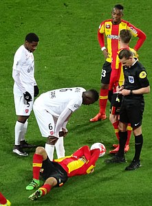 Adrien Tameze și Abdoul Aziz Kaboré (Valenciennes), vs Wylan Cyprien și Benjamin Bourigeaud (Lens) .jpg