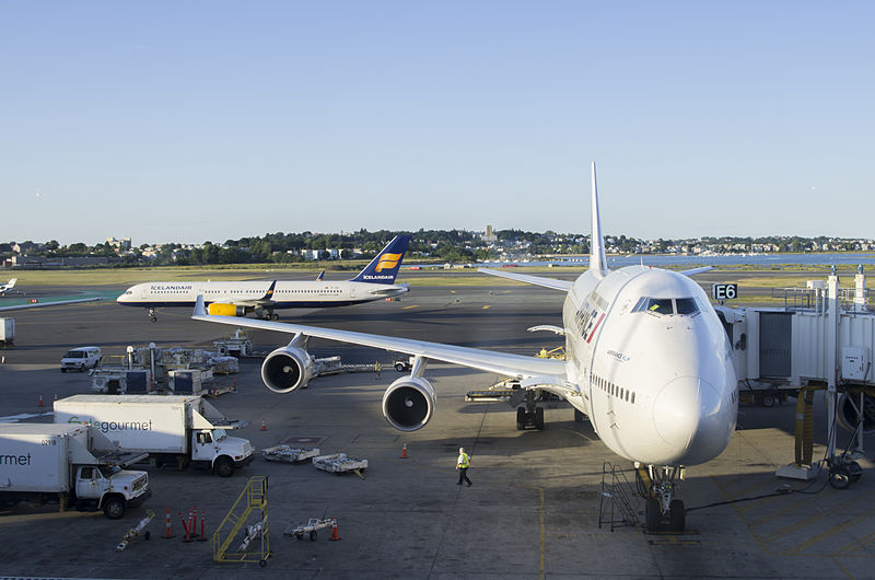 File:Air France 747 and Icelandair 757 at Boston Logan Airport.jpg
