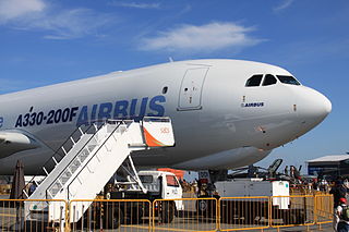 https://upload.wikimedia.org/wikipedia/commons/thumb/b/b3/Airbus_A330-200F%28F-WWYE%29_%284337850592%29.jpg/320px-Airbus_A330-200F%28F-WWYE%29_%284337850592%29.jpg